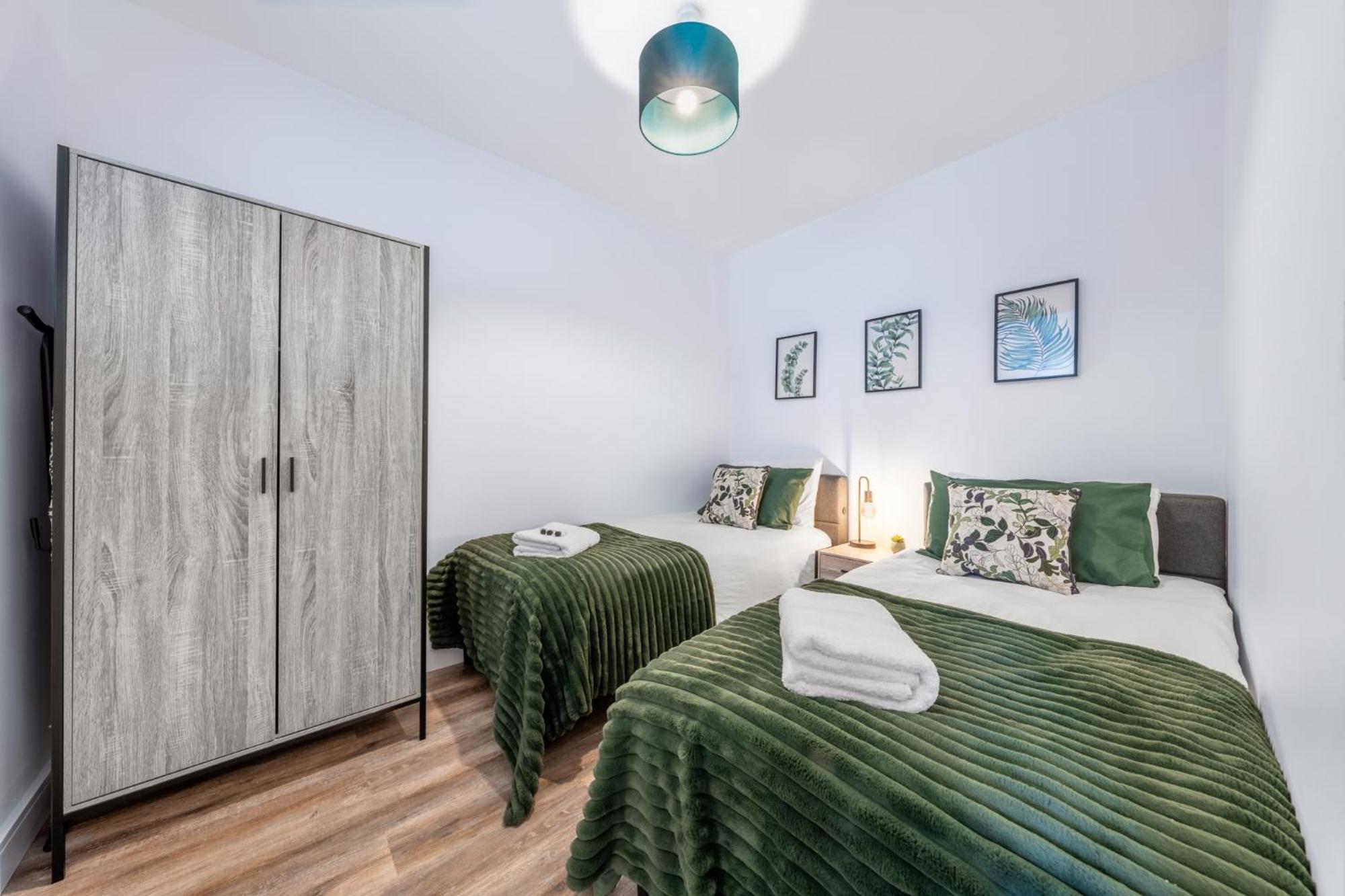 Potters Bar - Free Parking - Private Bathroom - Netflix - 4 Mins Walk To Station - 20 Mins Direct Trains To London Exterior photo